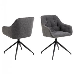 Brooke Spisebordsstol med armlæn fra Møbellageret – stilfuldt og funktionelt design til dit hjem.