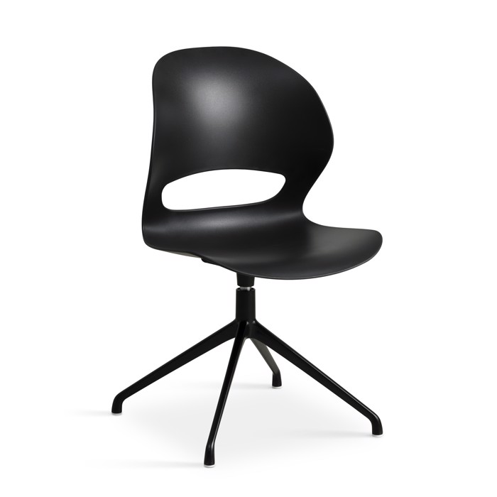 Linea Dining Chair kombinerer moderne design med funktionalitet. Stolen er fremstillet af holdbart