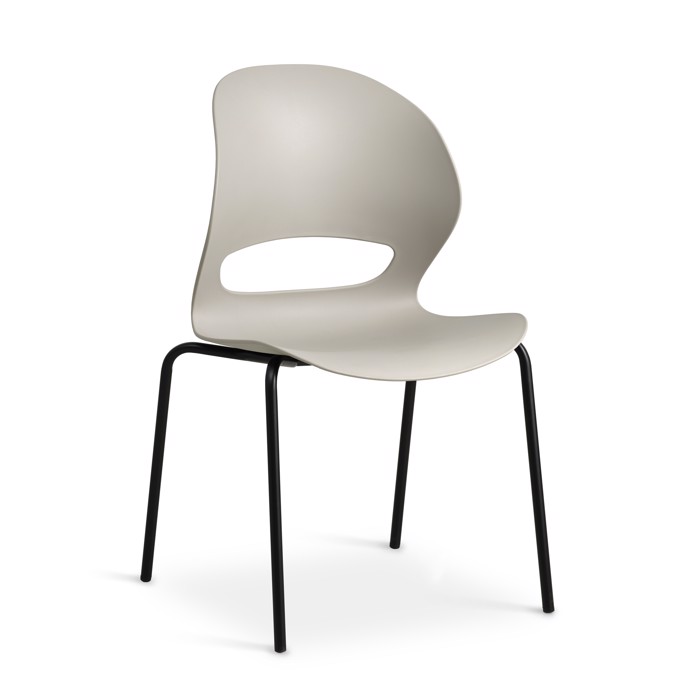 Linea Dining Chair kombinerer moderne design med funktionalitet. Stolen er fremstillet af holdbart polyp