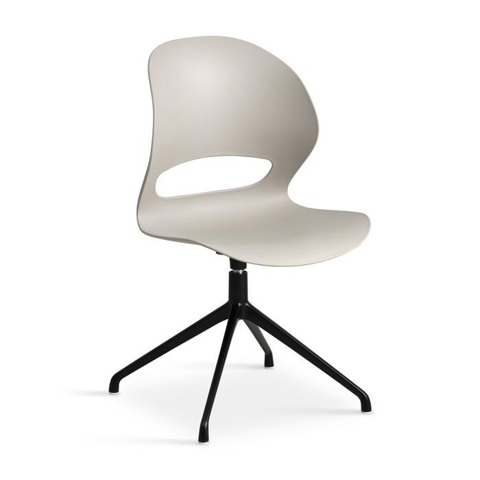 Linea Dining Chair kombinerer moderne design med funktionalitet. Stolen er fremstillet af holdbart polyp