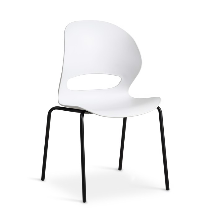 Linea Dining Chair kombinerer moderne design med funktionalitet. Stolen er fremstillet af holdbart