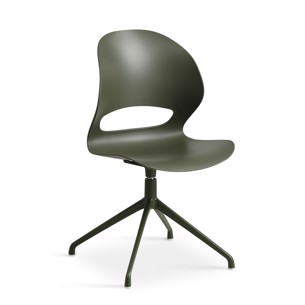 Linea Dining Chair kombinerer moderne design med funktionalitet. Stolen er fremstillet af holdbar